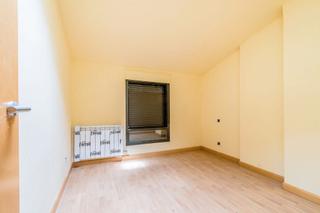 Casa aparellada  C/ santa eulalia de mérida. Solvia inmobiliaria  chalet adosado cardeñuela riopico