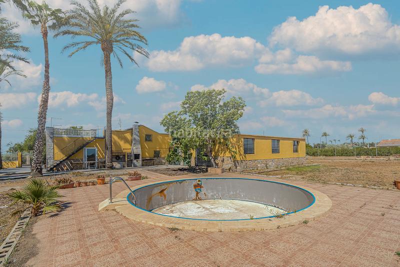 Foto eeb615a3-2a30-47af-ba4d-9c4a2c6eb49e. Chalet solvia inmobiliaria chalet independiente elcheelx en Elche / Elx