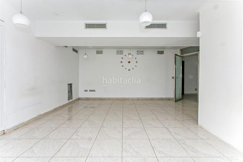 Foto 256587a9-791c-4143-ae86-ccf4f4fa1a89. Location local commercial dans Martorell