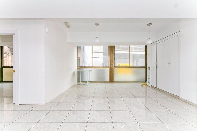 Foto 867231f2-7a1e-4fd9-89b3-95ad72a56f96. Location local commercial dans Martorell