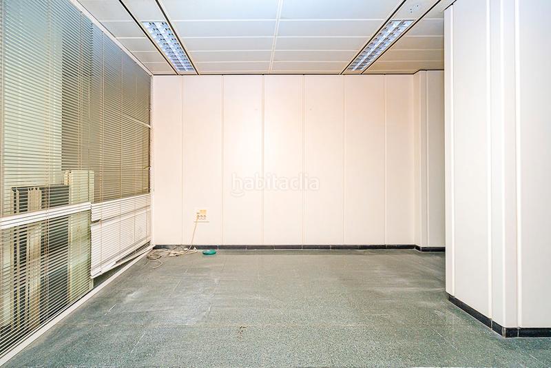 Foto e15cde61-9f2a-4a0e-8584-fab7a49bf869. Alquiler local comercial solvia inmobiliaria locales crevillent en Crevillente