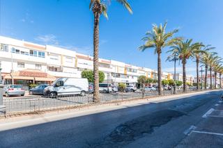 Business premise in Av Roquetas