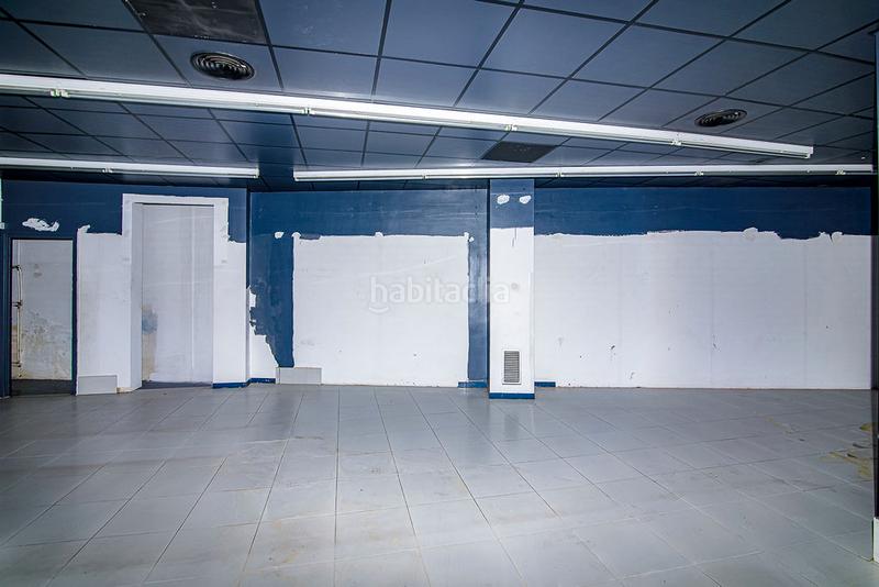 Foto 6dc1a2d7-a0d3-480a-a693-0b34748b6fb5. Lloguer local comercial a Eixample Nord Girona