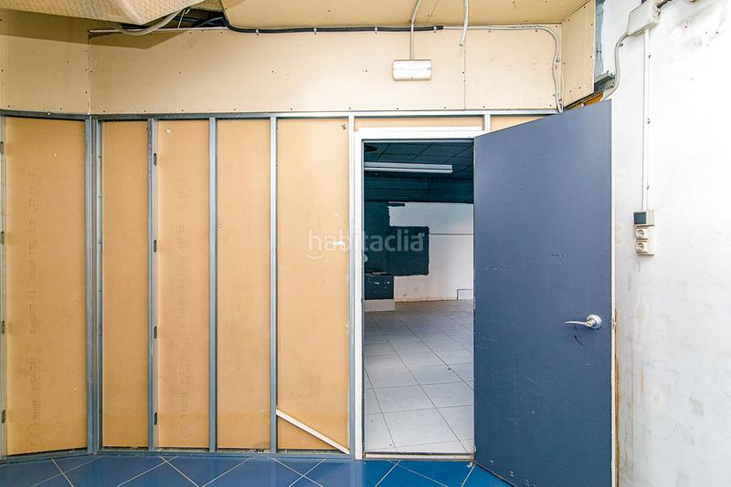 Foto f6df983b-7e43-41d5-925d-c95d3238d936. Location local commercial dans Eixample Nord Girona