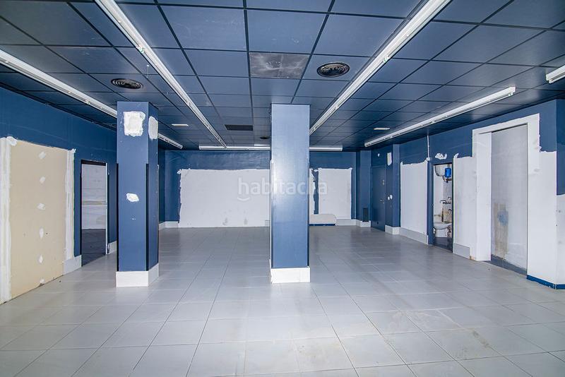 Foto f7f4185d-c2ce-4c3d-bb03-65e9ca2d8068. Rent business premise in Eixample Nord Girona