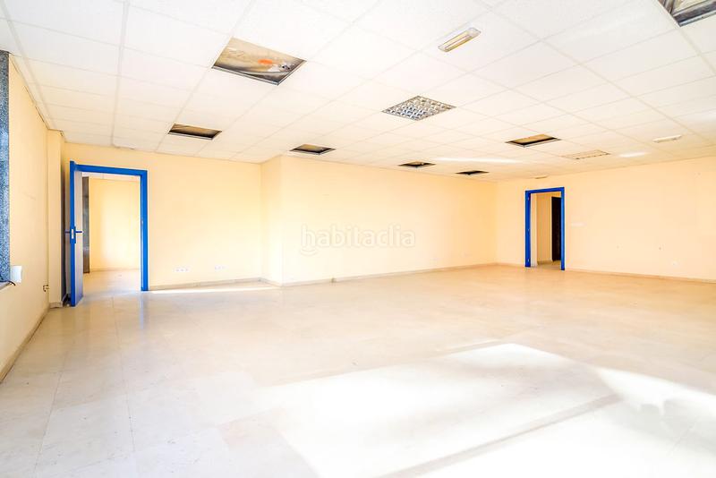 Foto faed6209-537b-4387-8841-f05682c52c77. Rent business premise in Centro Avilés