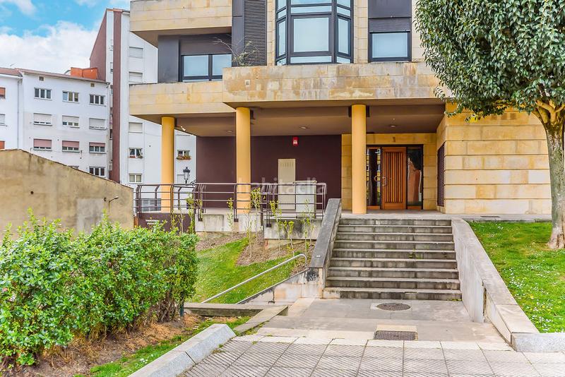 Foto 2454cec8-a025-45e8-9a5e-acbe6efd24cb. Alquiler local comercial solvia inmobiliaria locales en Oviedo