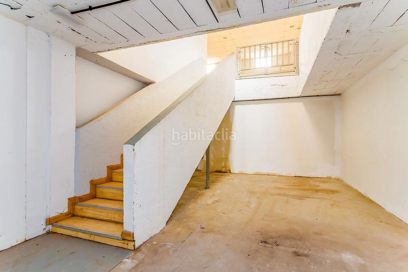 Foto 6cfaf109-2d98-471e-bcef-f879ca717023. Location local commercial dans Milán - Pumarín Oviedo