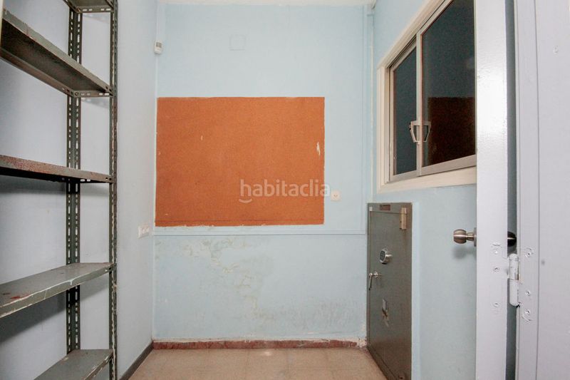 Foto 60f15d5e-502d-432f-804c-fc374adf74b4. Local comercial a Sant Antoni Barcelona