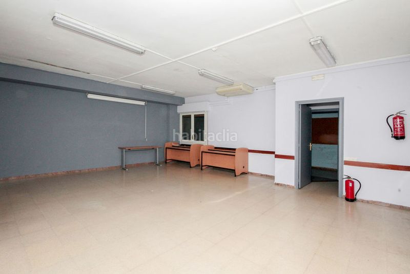 Foto e5af4a35-f5f0-4ba2-854e-50dabd2be764. Local comercial a Sant Antoni Barcelona
