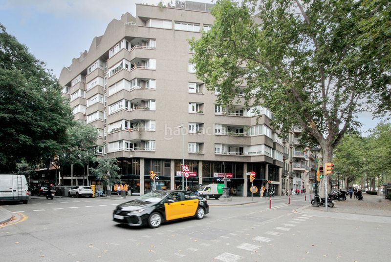 Foto f9f0a547-fdac-4169-b000-d1e9ac67874f. Local comercial a Sant Antoni Barcelona