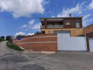 Chalet  C/ salonica. Solvia inmobiliaria  chalet independiente amposta