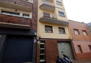 Pis  C/ camprodon. Solvia inmobiliaria  piso badalona