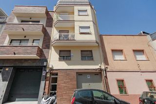 Pis  C/ camprodon. Solvia inmobiliaria  piso badalona