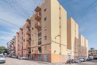 Pis  C/ pi i maragall. Solvia inmobiliaria  piso reus