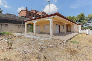 Chalet  Avda can trabal. Solvia inmobiliaria  chalet independiente olèrdola