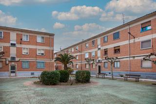 Pis  C/ bonifacio garcía menéndez. Solvia inmobiliaria  piso ejea de los caballeros