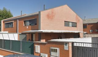 Maison jumelée  C/ romero. Solvia inmobiliaria  chalet adosado alovera