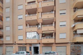 Appartement  C/ azahar. Solvia inmobiliaria  piso almoradí
