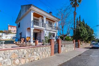 Chalet  Av/ de l´éstadi (tarragona). Solvia inmobiliaria  casa pobla de montornès la