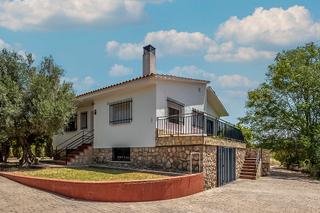 Chalet  C/ sierra de cazorla. Solvia inmobiliaria  chalet independiente carabaña