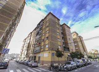 Pis  Calle carlos amel. Solvia inmobiliaria  piso málaga