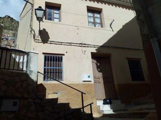 Semi detached house in C/ juan de la cierva, nº6. Solvia inmobiliaria - chalet adosado blanca