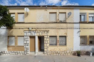 Chalet  C/ poblado de absorción. Solvia inmobiliaria  casa villena