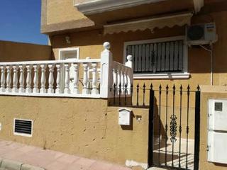 Casa aparellada  C/ hermanas cristo crucificado. Solvia inmobiliaria  chalet adosado fortuna