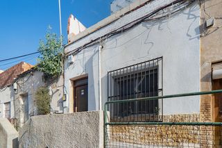 Piano terra  C/ san luis. Solvia inmobiliaria  casa planta baja cartagena