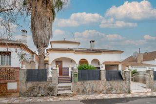 Xalet  C/ los almendros. Solvia inmobiliaria  chalet independiente fuente de piedra