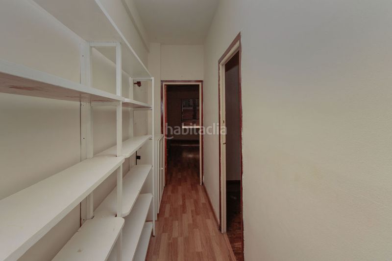Foto ab3d3e23-ce50-4ec0-a0f2-9f54dc5ee55d. Pis a El Camp de l´Arpa del Clot Barcelona
