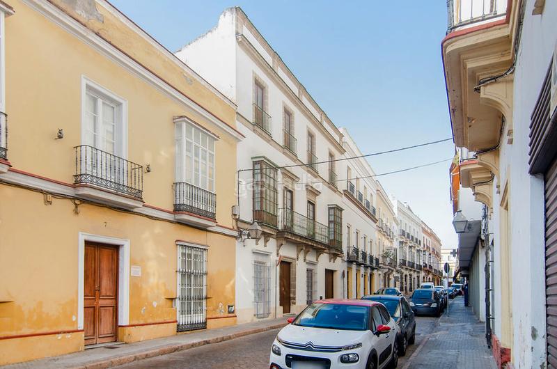 Foto 0fd70088-8033-4187-bec4-a038073c2683. Chalet solvia inmobiliaria casa en Centro Jerez de la Frontera