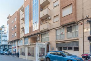 Pis  C/ la huerta - ed las flores -. Solvia inmobiliaria  piso orihuela