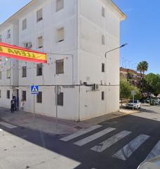 Appartement  C/ álvarez quintero. Solvia inmobiliaria  piso carmona