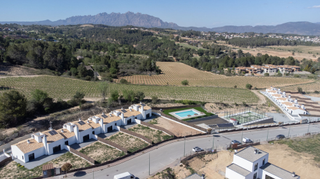 Casa aparellada  Av garraf - ur residencial golf maria bach. Solvia inmobiliaria  chalet adosado sant esteve sesrovires