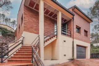 Chalet  C/ firmament. Solvia inmobiliaria  chalet independiente olivellaurbanitzacio