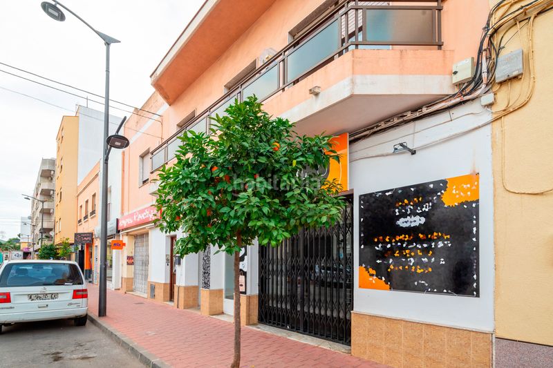 Foto d47bec61-898a-4b13-9732-4290c9512bcb. Edificio in Ondara