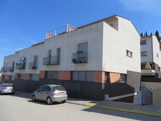 Casa aparellada  C/ vía romana. Solvia inmobiliaria  chalet adosado hostalric