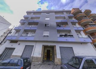 Piso  Calle clemente gosálvez. Solvia inmobiliaria  piso torrevieja