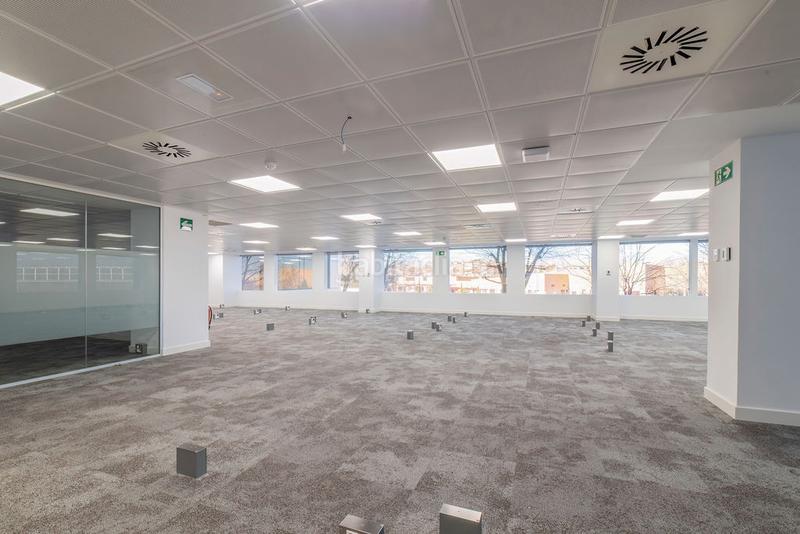 Foto e2d53fc1-62f7-4ef5-a289-e74f35421729. Miete büro in Polígono Industrial-Norte San Sebastián de los Reyes