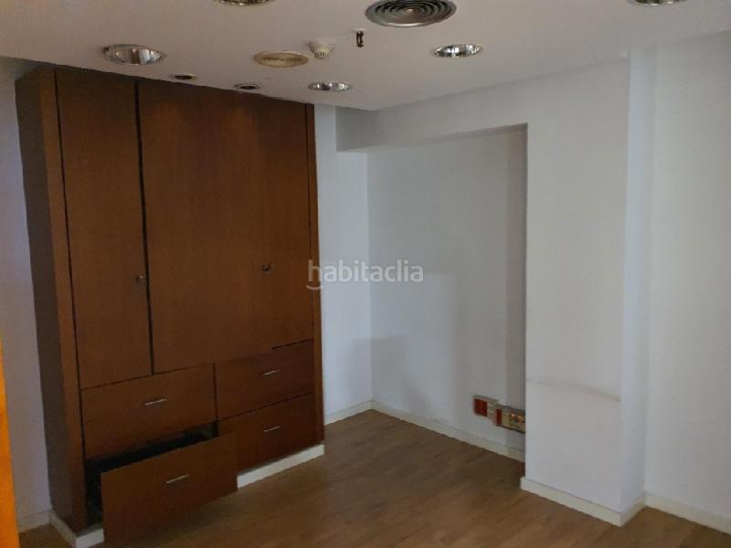 Foto a0b2531f-fe3b-42a6-aeb3-37f035e6472f. Lloguer local comercial a Salesas - Foncalada - Campoamor Oviedo