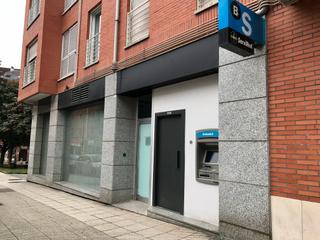 Location Local commercial  C/ nicanor piñole. Solvia inmobiliaria  locales oviedo