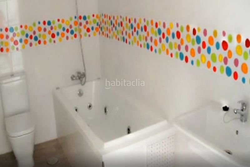 Foto c7530fba-df53-4267-b3e0-6982ed3126c7. Casa aparellada amb aparcament a Ceutí