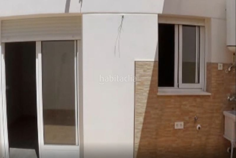 Foto e4c401bc-6db7-4af9-8743-b6e13cda1834. Casa aparellada amb aparcament a Ceutí