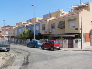 Maison jumelée  C/ federico garcía lorca. Solvia inmobiliaria  chalet adosado beniaján