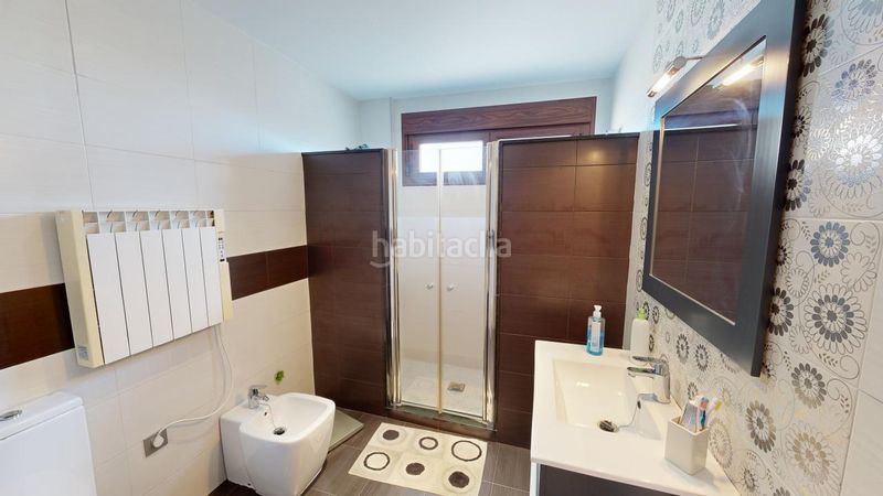 Foto b024c176-42b8-4a17-8821-0df3f12540c6. Xalet amb aparcament a Torredelcampo