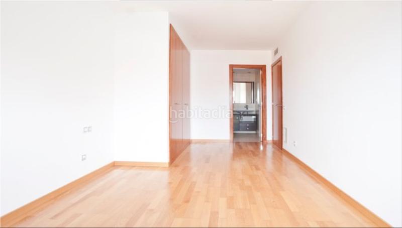 Foto 3224bd7b-ddd2-403f-b5bd-07a8716abe4b. Apartament amb piscina a Via Europa - Parc Central Mataró