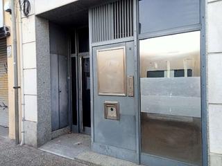 Lloguer Local Comercial  Av sant narcis. Solvia inmobiliaria  locales girona