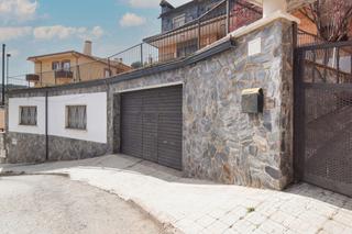 Chalet  C/ les baumes. Solvia inmobiliaria  chalet independiente sant llorenç savall